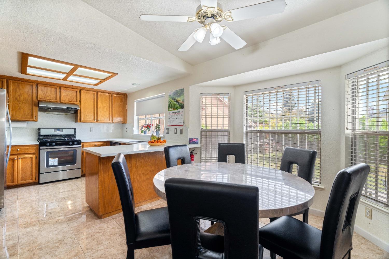 Pine Oaks Court, Sacramento, California image 13