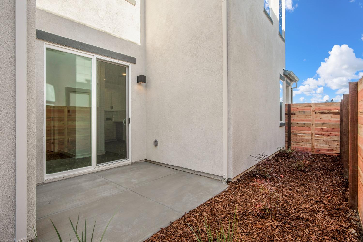 Detail Gallery Image 33 of 39 For 6403 Jacinto Ave, Sacramento,  CA 95823 - 3 Beds | 2/1 Baths