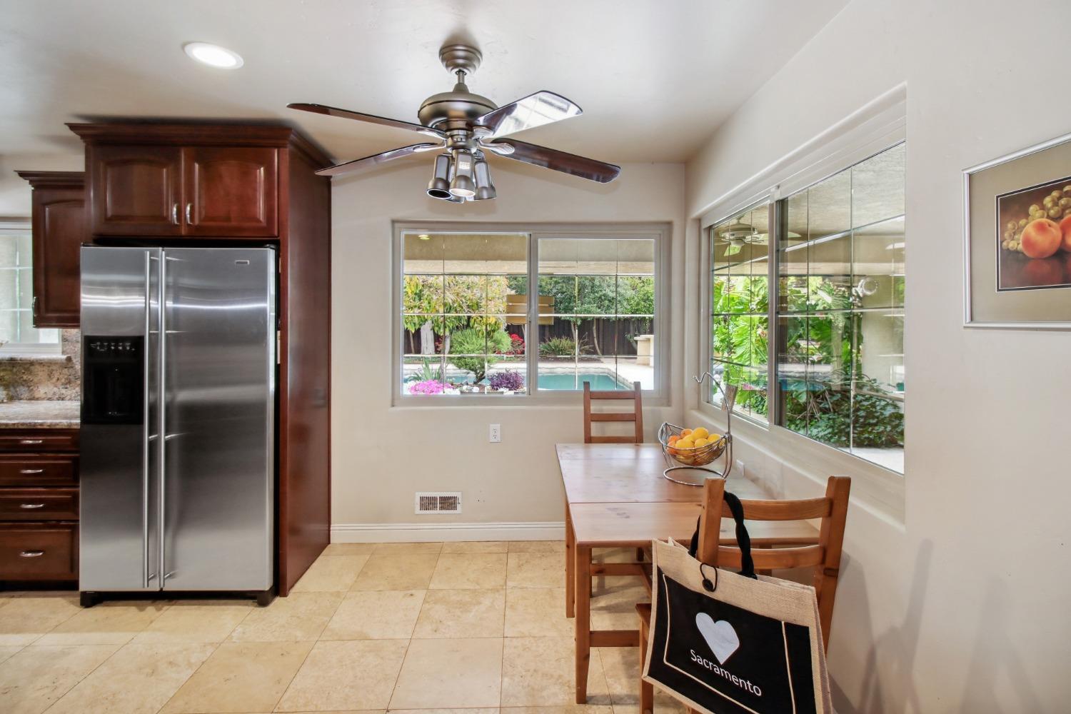 Detail Gallery Image 22 of 56 For 3841 American River Dr, Sacramento,  CA 95864 - 4 Beds | 3 Baths