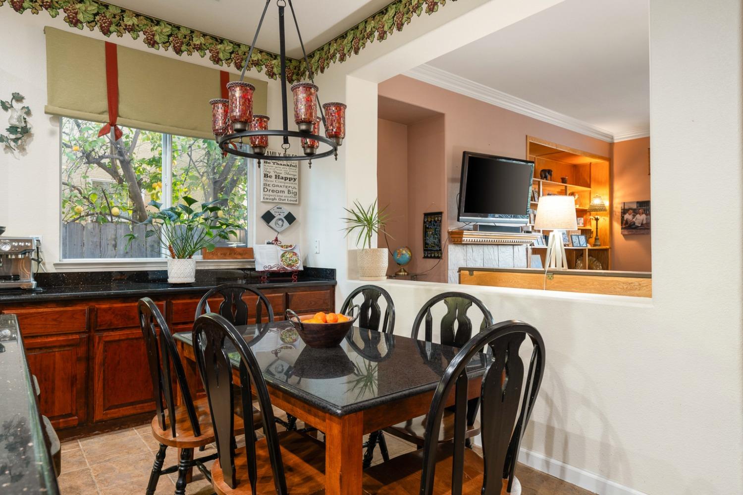 Detail Gallery Image 16 of 58 For 7788 Tigerwoods Dr, Sacramento,  CA 95829 - 5 Beds | 3/1 Baths
