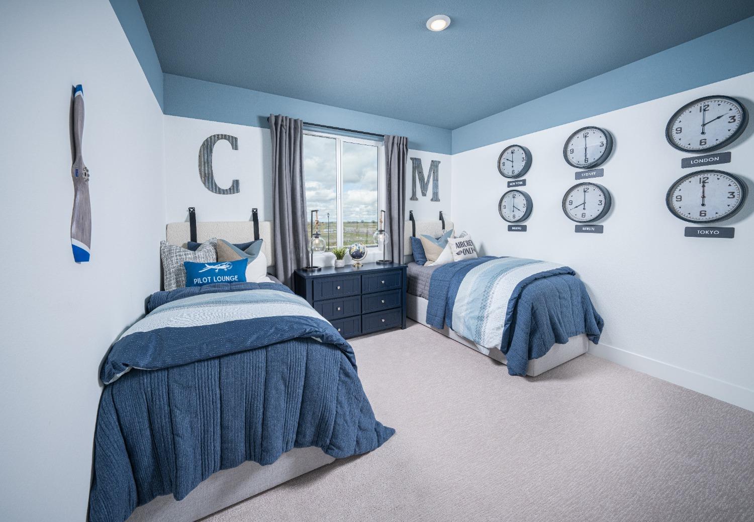 Detail Gallery Image 14 of 17 For 4032 Happy Camper Way, Roseville,  CA 95747 - 4 Beds | 3/1 Baths
