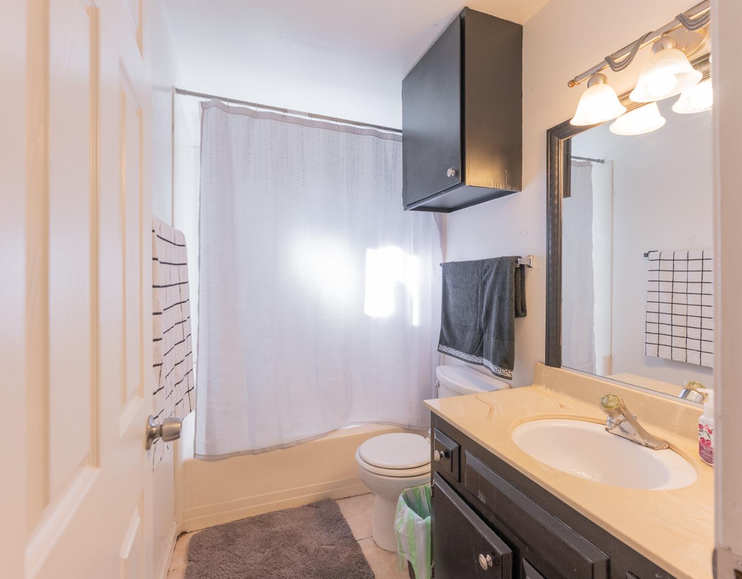 Detail Gallery Image 18 of 33 For 3988 Robinridge Way, Sacramento,  CA 95823 - 3 Beds | 2 Baths