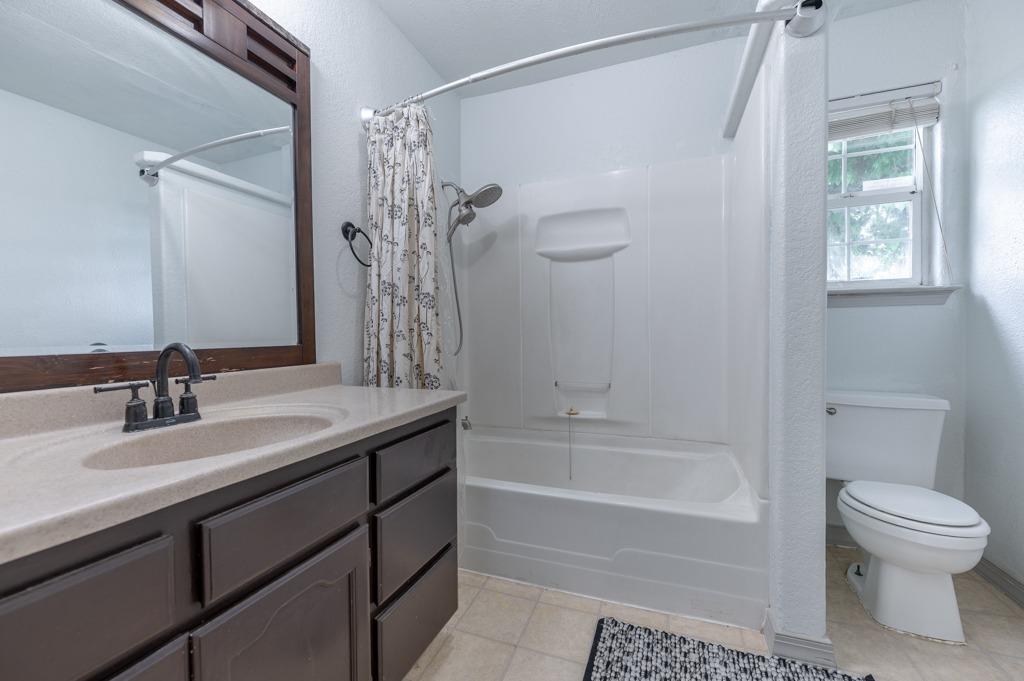 Arboga, Olivehurst, California image 31