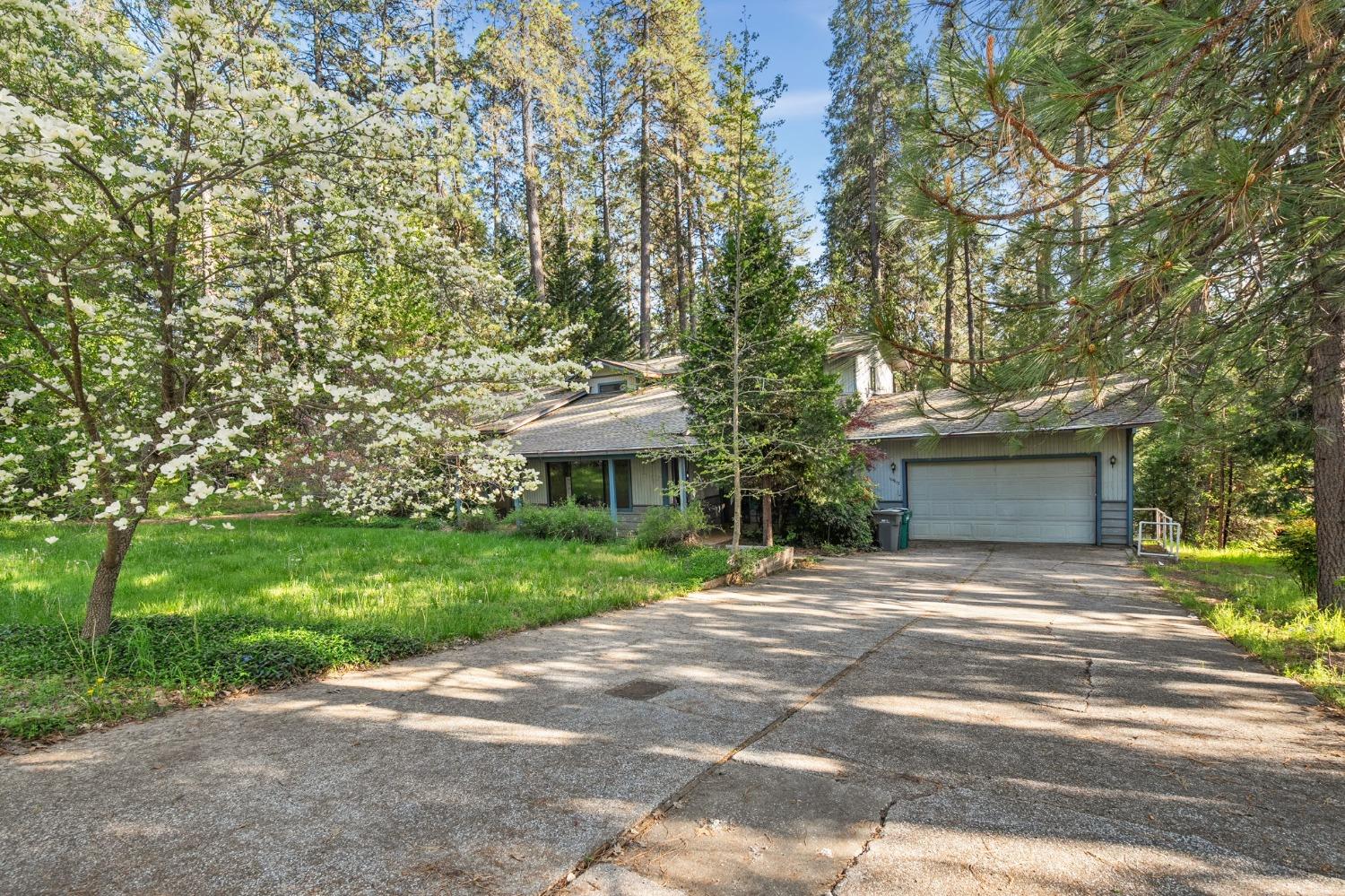 Terrace Pines Court, Grass Valley, California image 3