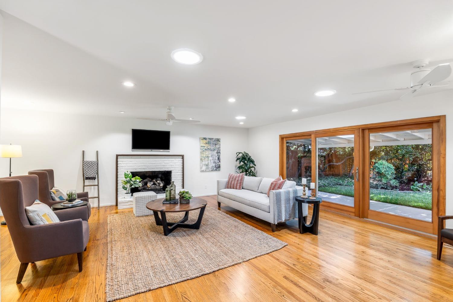 Meadowbrook Drive, Davis, California image 21