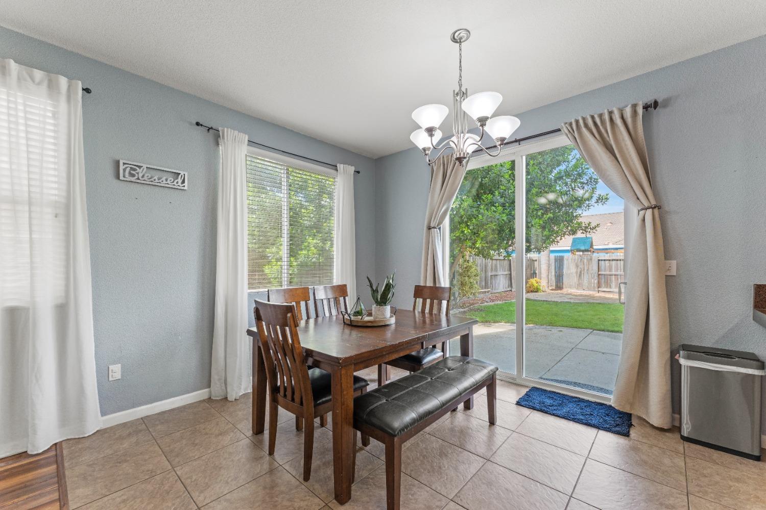 Detail Gallery Image 15 of 64 For 1968 Maverick Dr, Plumas Lake,  CA 95961 - 4 Beds | 3 Baths