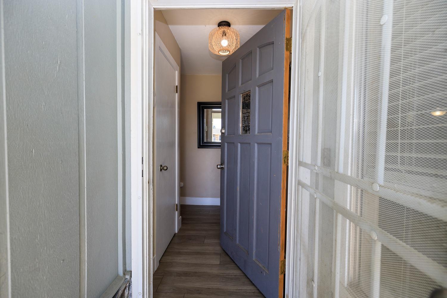 Detail Gallery Image 4 of 25 For 2501 Adrian St, Turlock,  CA 95382 - 3 Beds | 2 Baths