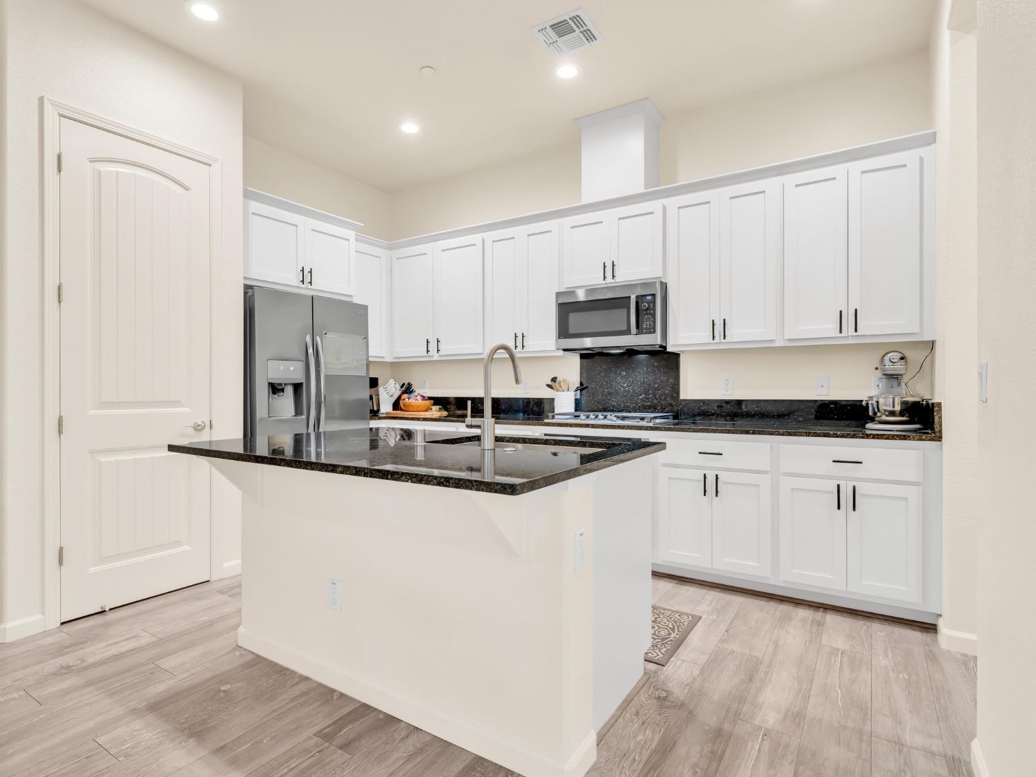 Hovnanian Drive, Sacramento, California image 1