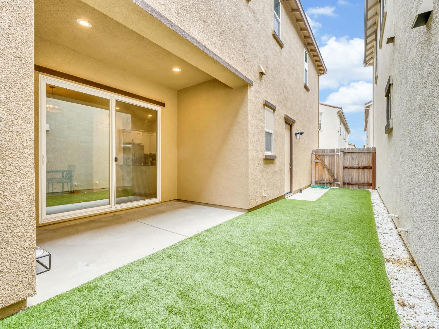 Hovnanian Drive, Sacramento, California image 41