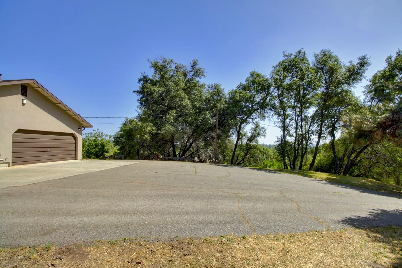 Detail Gallery Image 4 of 98 For 8535 Irish Ln, Newcastle,  CA 95658 - 4 Beds | 3 Baths
