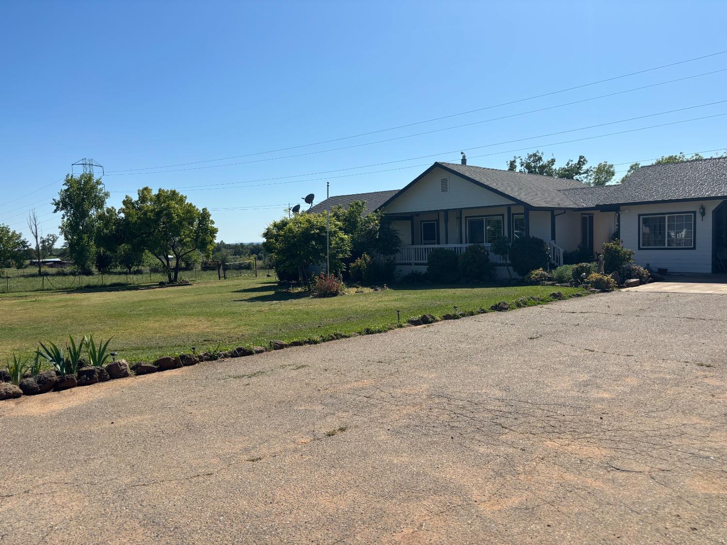Montana Avenue, Oroville, California image 1