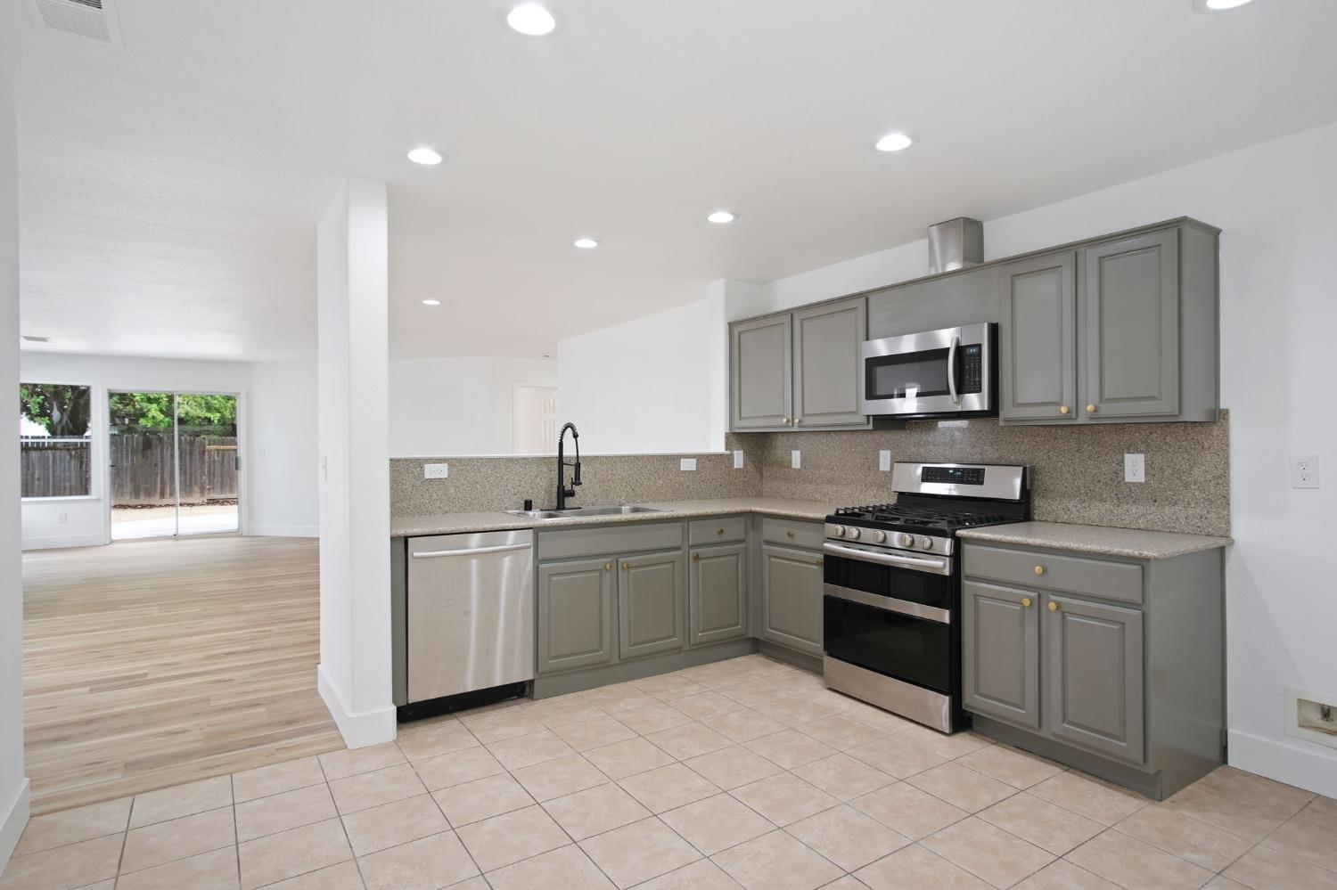 Tern Way, Patterson, California image 7