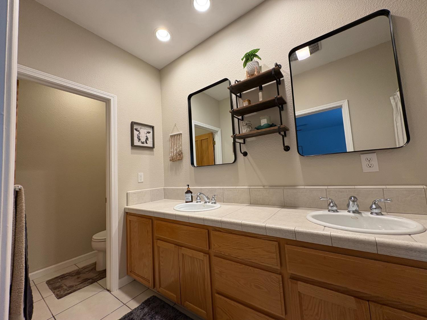 Garner Place, Valley Springs, California image 15