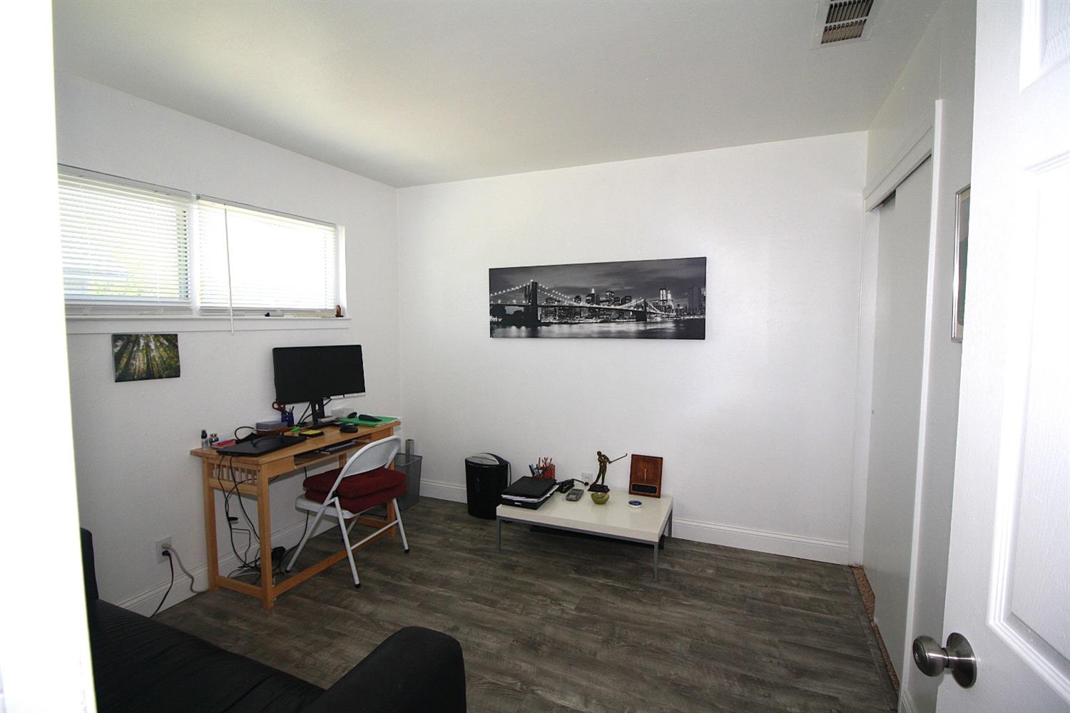 Detail Gallery Image 26 of 54 For 2221 Middleberry Rd, Sacramento,  CA 95815 - 3 Beds | 2 Baths