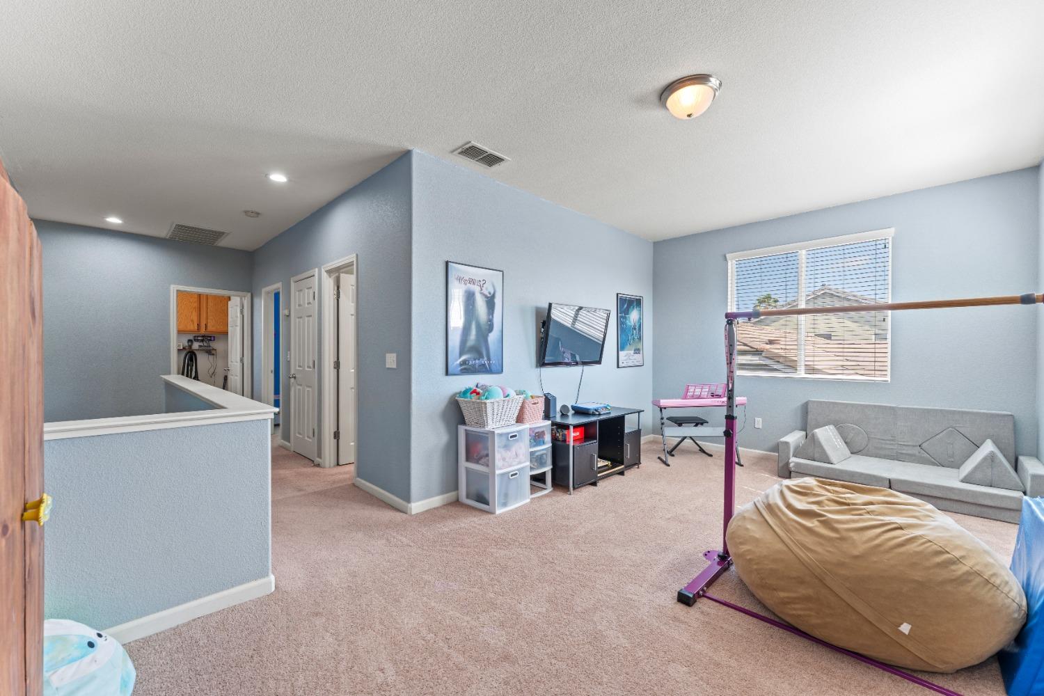Detail Gallery Image 33 of 64 For 1968 Maverick Dr, Plumas Lake,  CA 95961 - 4 Beds | 3 Baths