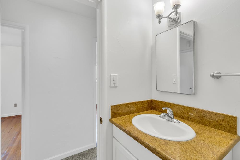 Saint James Drive, Carmichael, California image 34