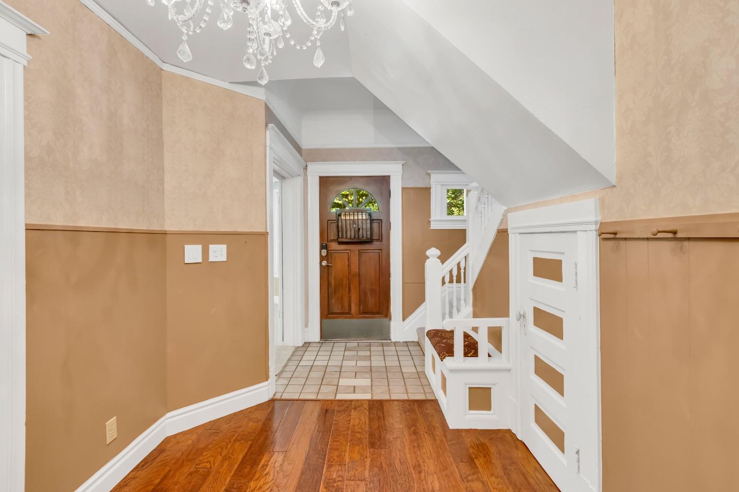 Detail Gallery Image 11 of 91 For 2321 H St, Sacramento,  CA 95816 - 4 Beds | 2 Baths
