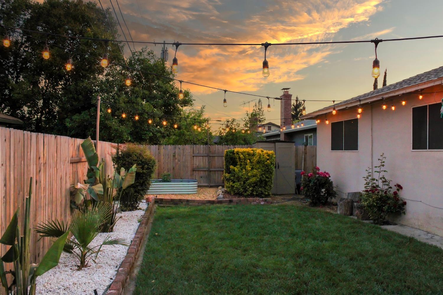 Holmes Way, Rancho Cordova, California image 33