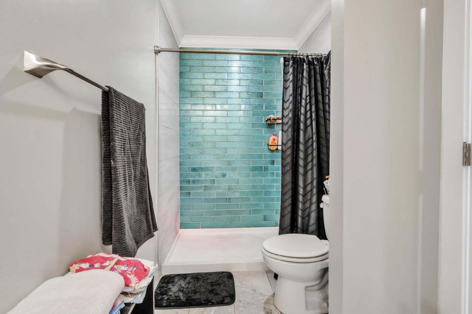 Detail Gallery Image 12 of 13 For 3400 44th St #3404,  Sacramento,  CA 95817 - 3 Beds | 3/2 Baths