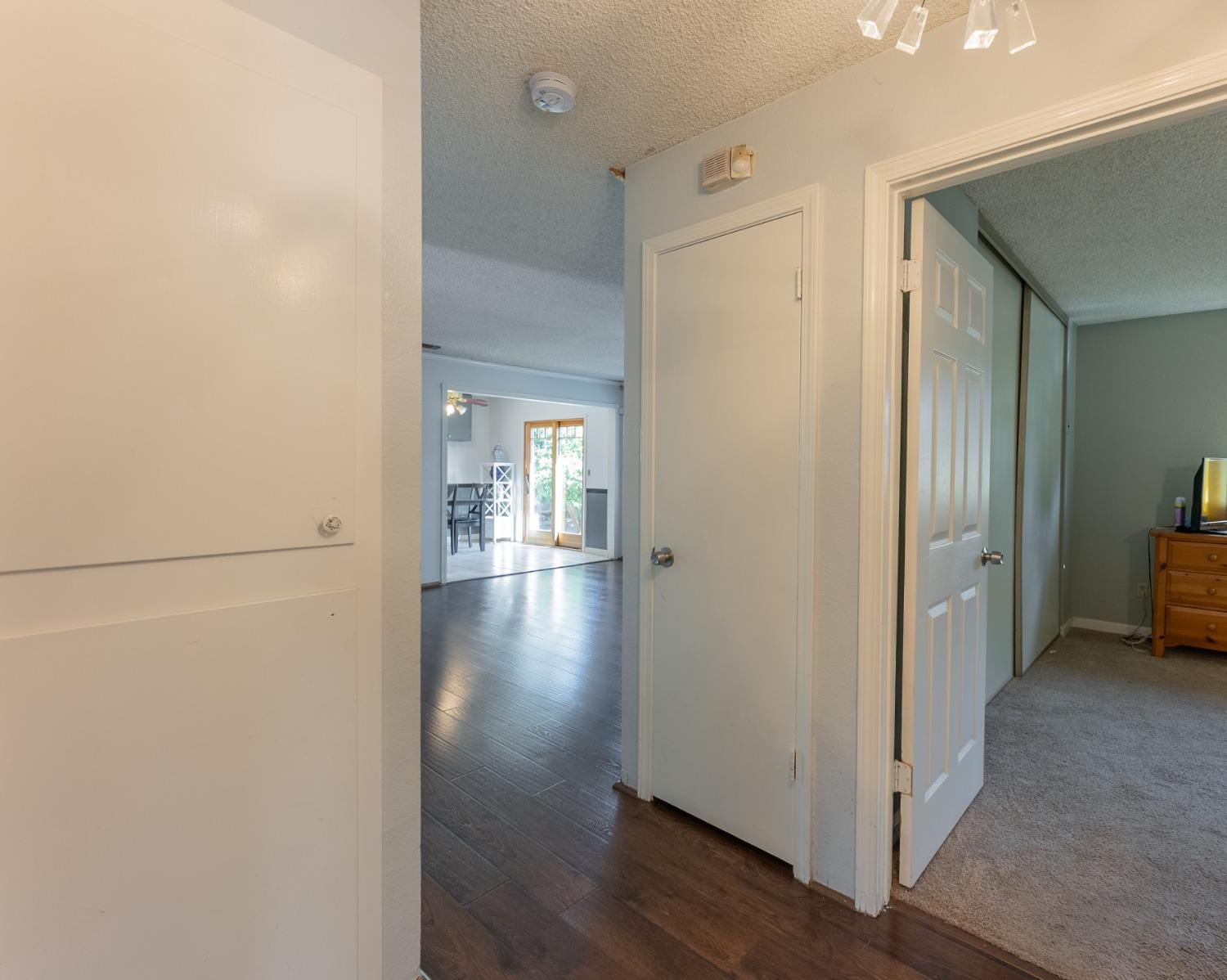 Detail Gallery Image 16 of 33 For 3988 Robinridge Way, Sacramento,  CA 95823 - 3 Beds | 2 Baths