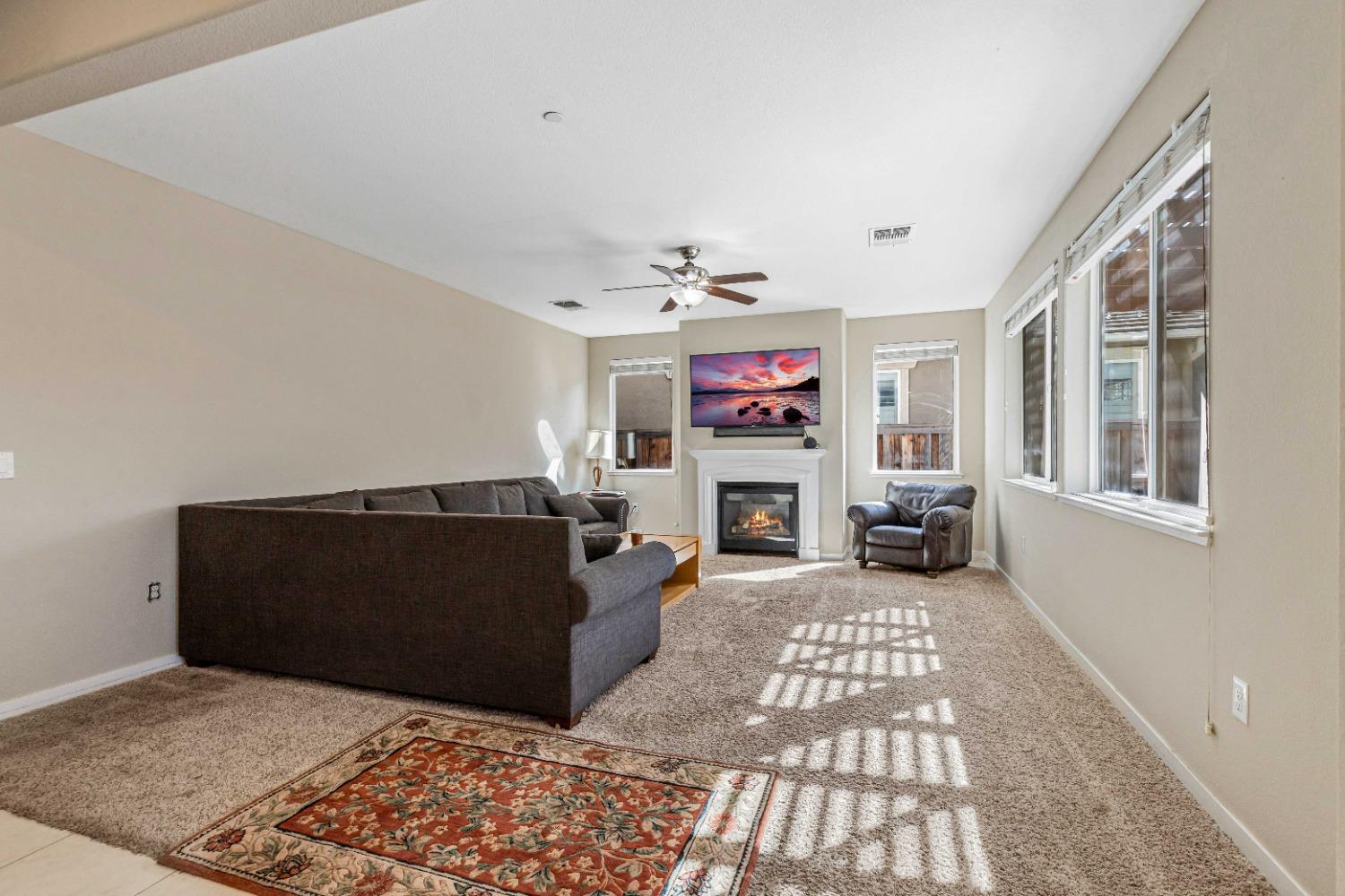 Detail Gallery Image 6 of 48 For 18551 Admiral Way, Lathrop,  CA 95330 - 4 Beds | 3 Baths