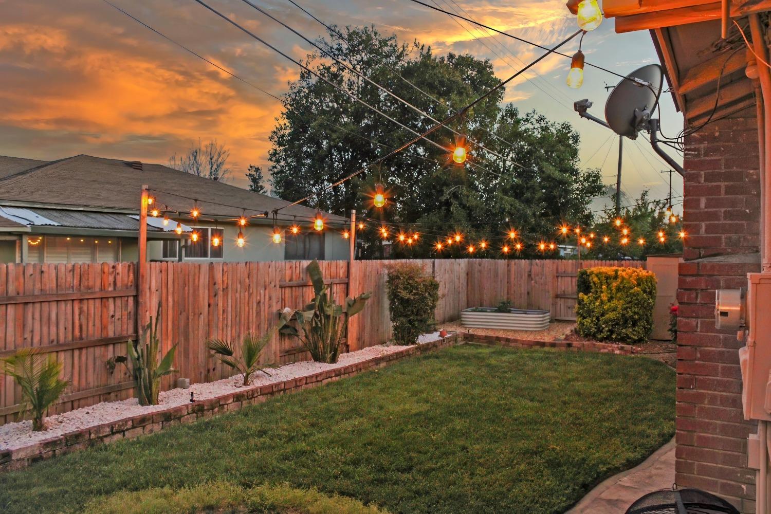 Holmes Way, Rancho Cordova, California image 34
