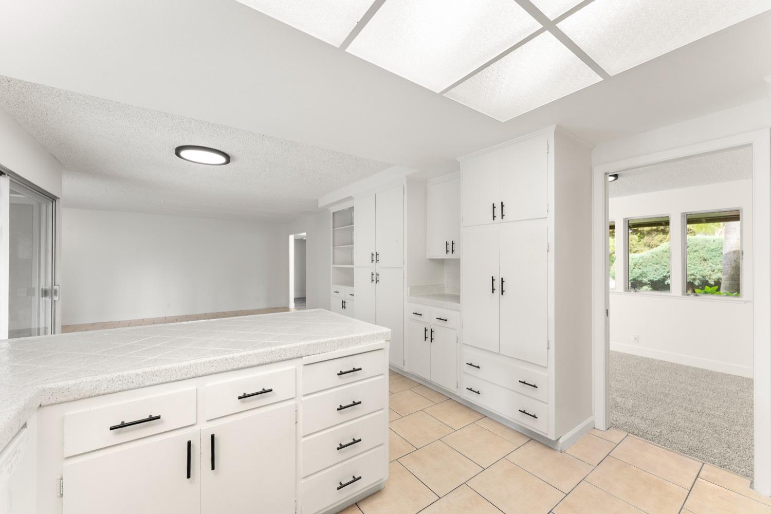 Rivercrest Drive, Sacramento, California image 7