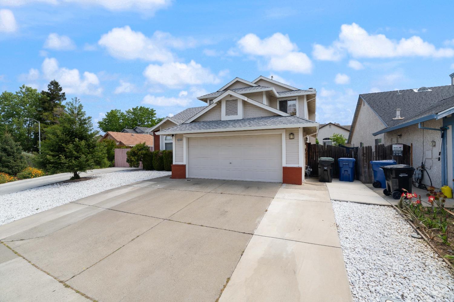 Pine Oaks Court, Sacramento, California image 3