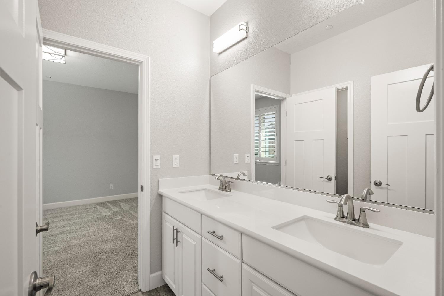 Maddux Way, Roseville, California image 25