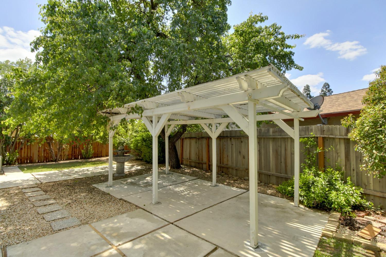Lakespring Way, Sacramento, California image 40
