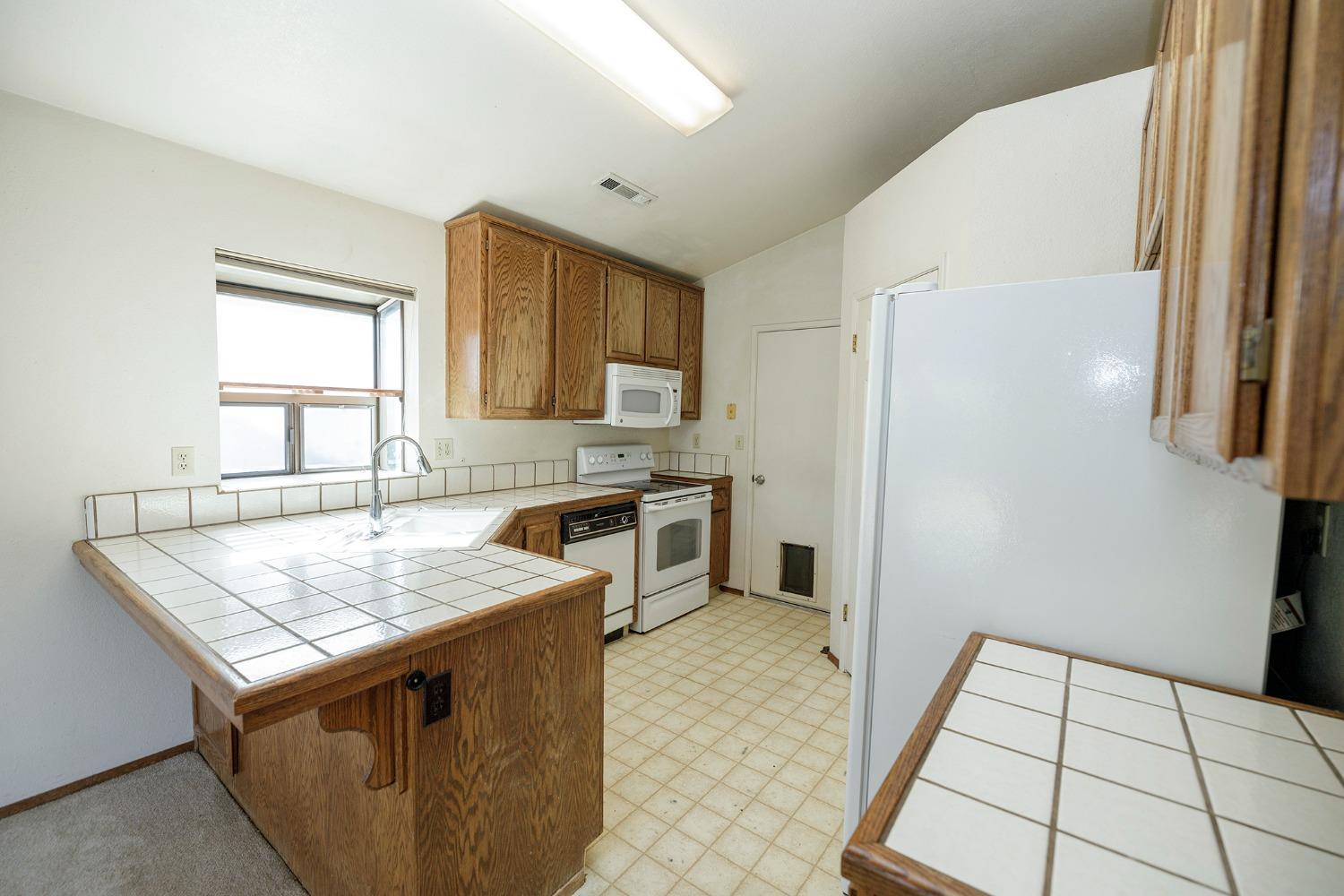 Walnut Park Drive, Modesto, California image 11