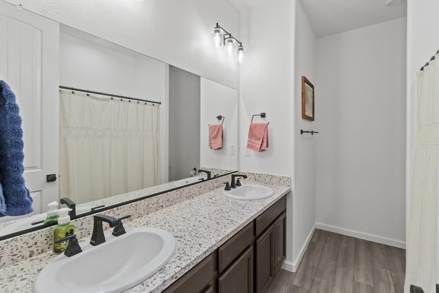 Kirkwood Court, Olivehurst, California image 37