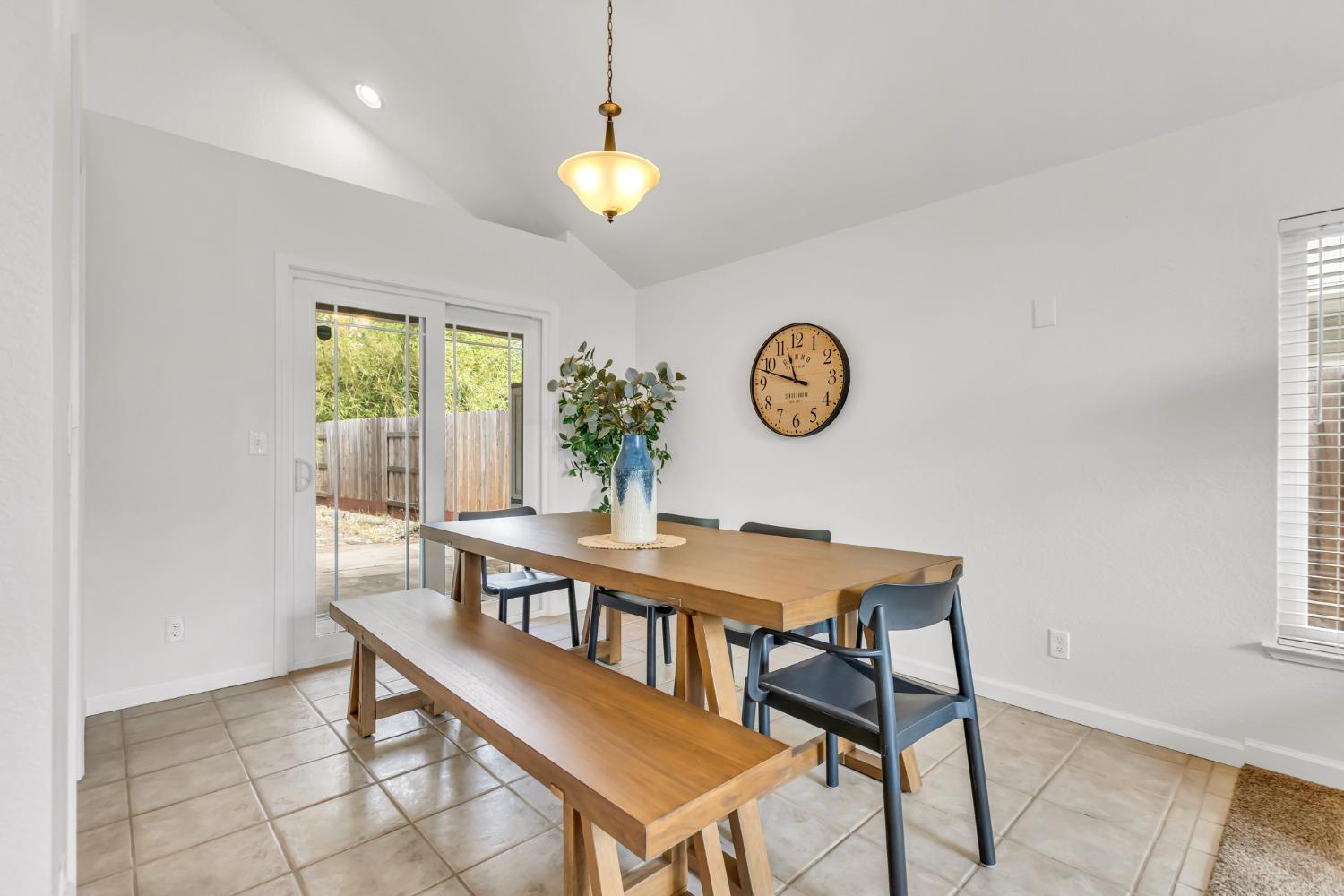 Queensbury Court, Elk Grove, California image 10