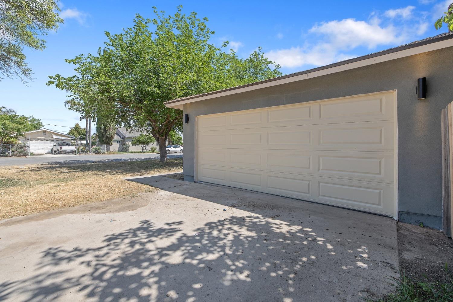 W Woods Avenue, Tipton, California image 2