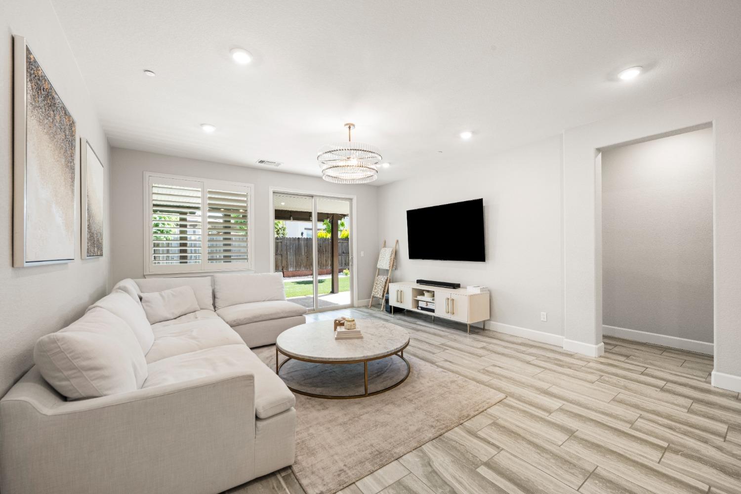 Maddux Way, Roseville, California image 19