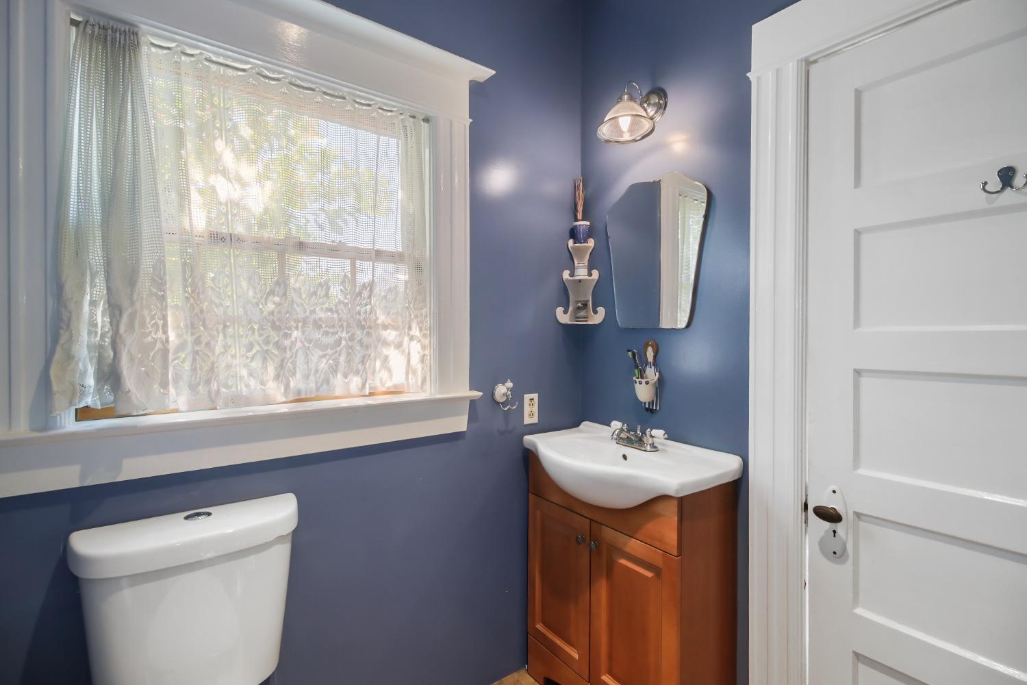 Detail Gallery Image 22 of 58 For 2322 I St, Sacramento,  CA 95816 - 4 Beds | 2 Baths
