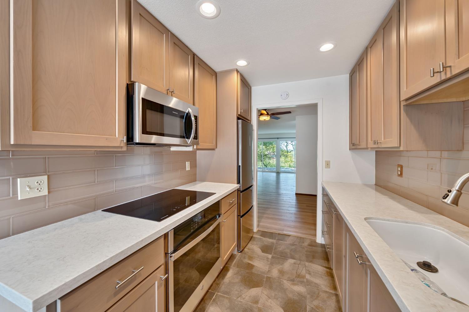 Photo #4: 225047542 Listing: Photo #4