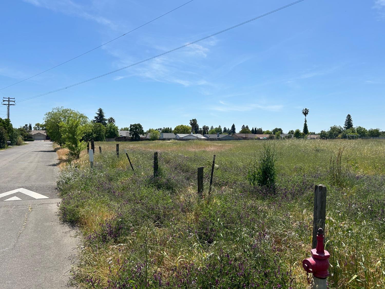 Detail Gallery Image 2 of 4 For 552 Main Ave, Sacramento,  CA 95838 - – Beds | – Baths