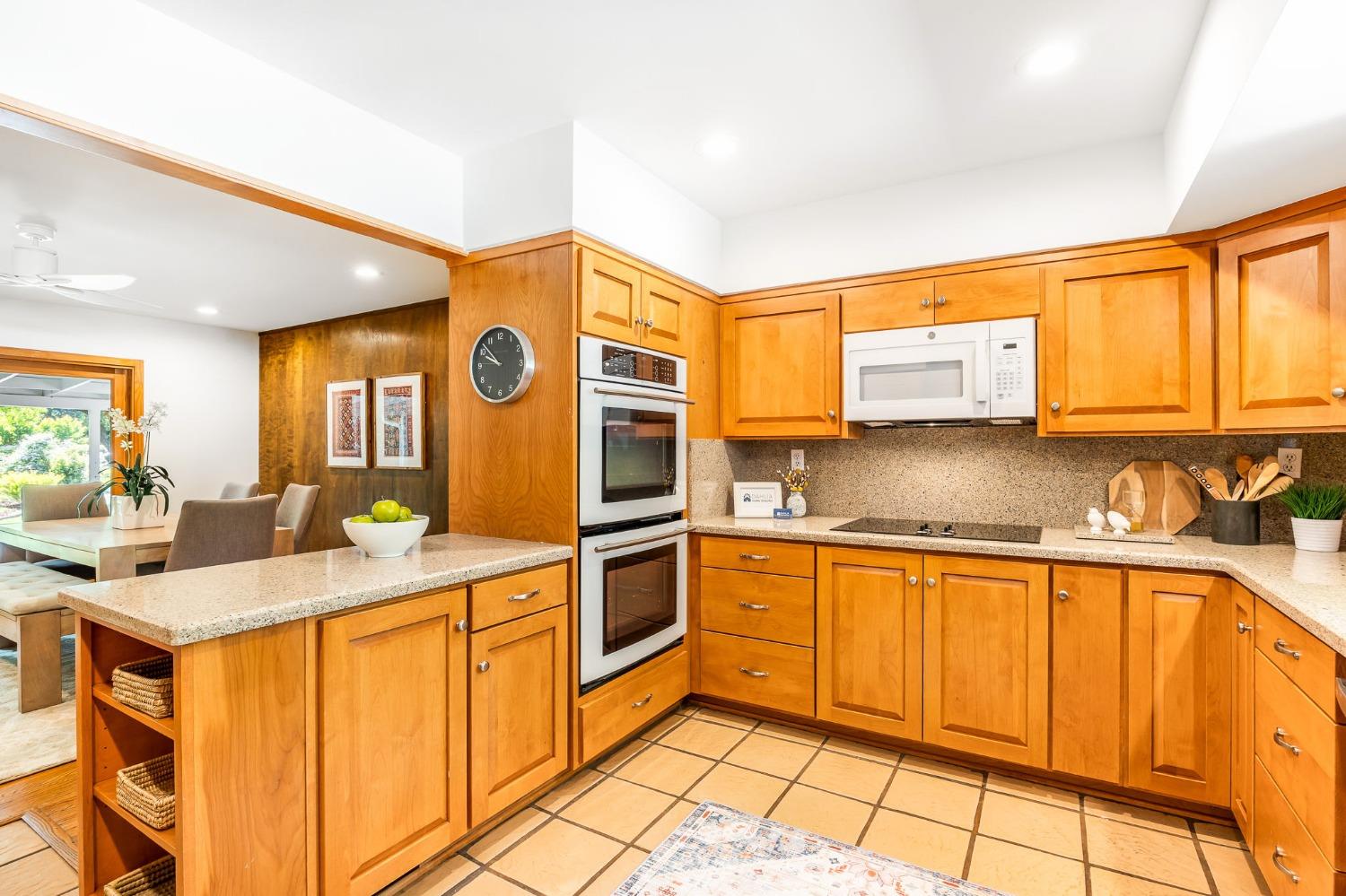 Meadowbrook Drive, Davis, California image 25