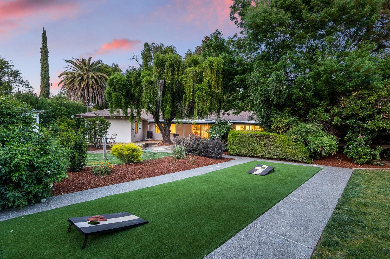 Meadowbrook Drive, Davis, California image 9