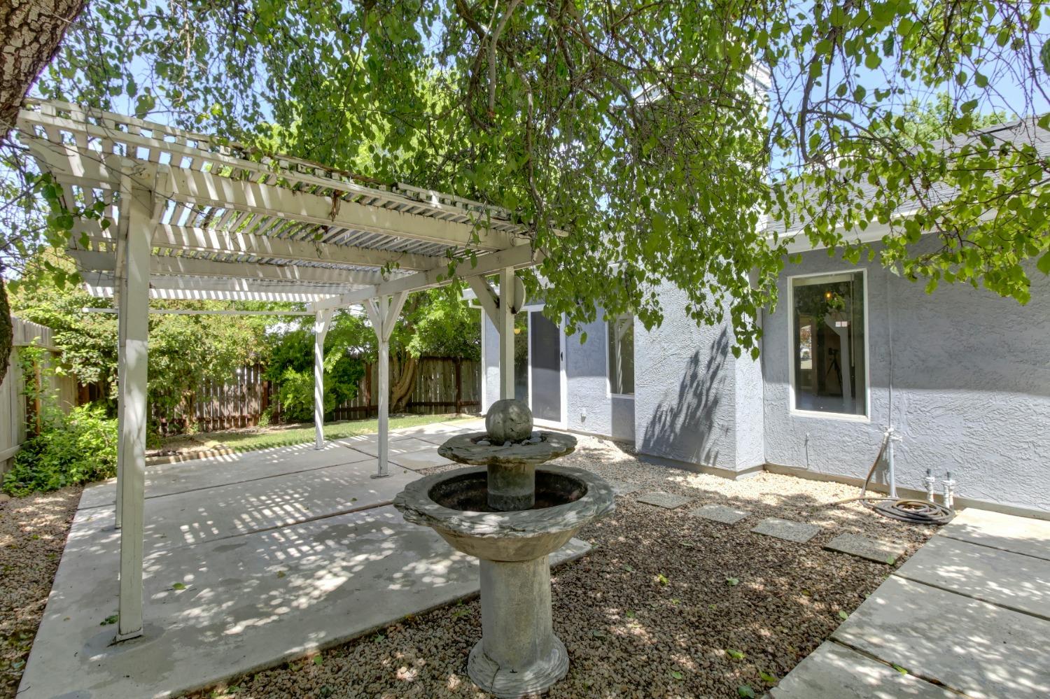 Lakespring Way, Sacramento, California image 39