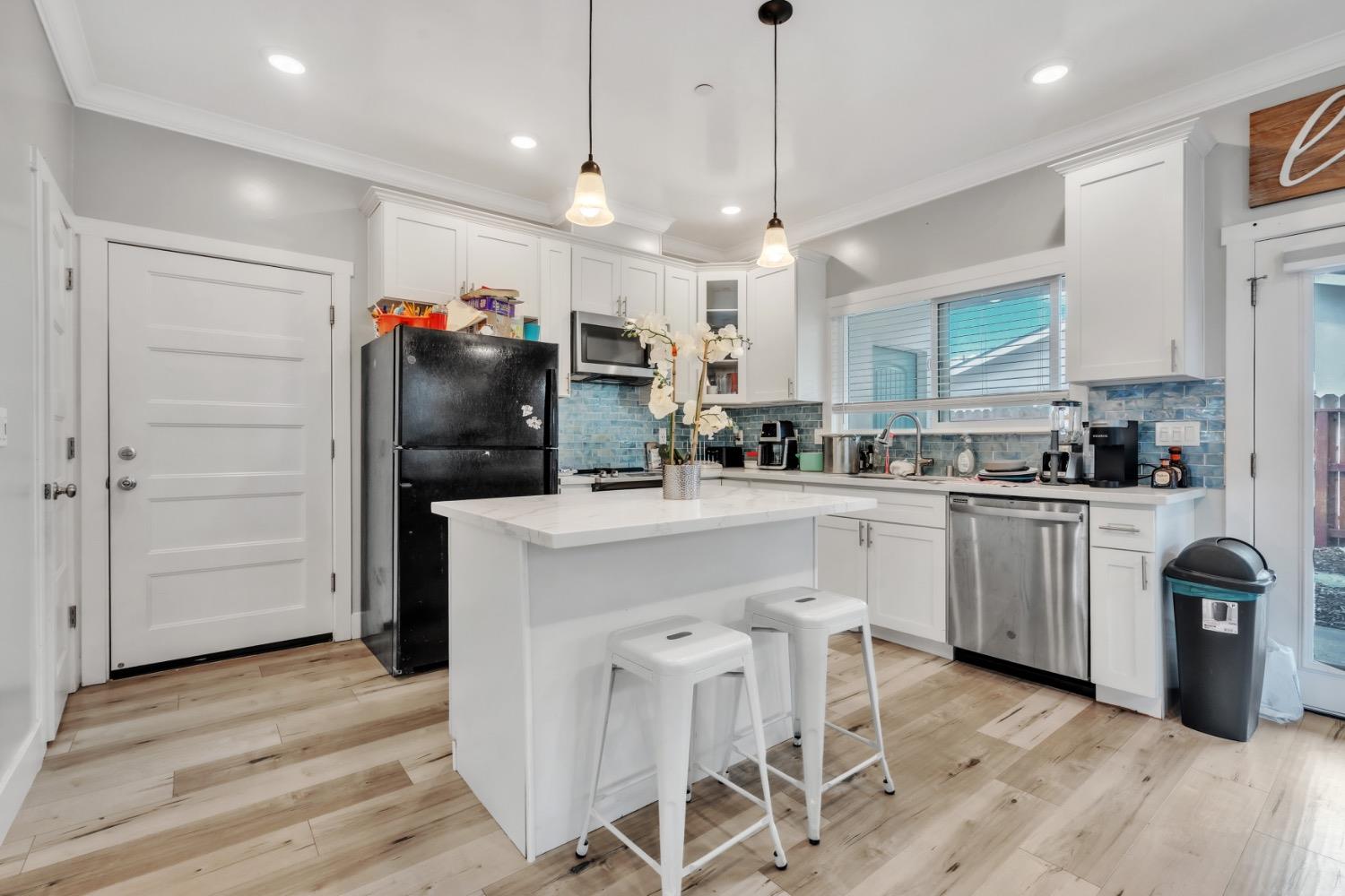 Detail Gallery Image 7 of 13 For 3400 44th St #3404,  Sacramento,  CA 95817 - 3 Beds | 3/2 Baths