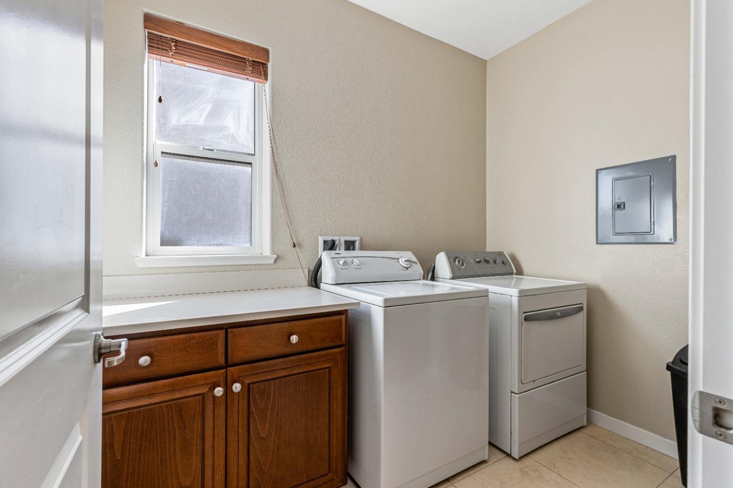 Detail Gallery Image 34 of 48 For 18551 Admiral Way, Lathrop,  CA 95330 - 4 Beds | 3 Baths