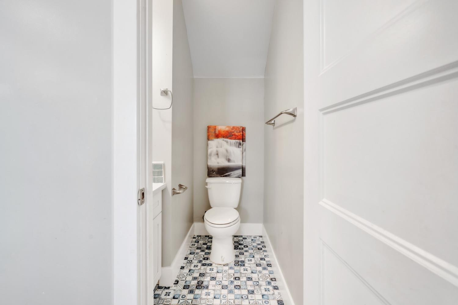 Detail Gallery Image 8 of 13 For 3400 44th St #3404,  Sacramento,  CA 95817 - 3 Beds | 3/2 Baths