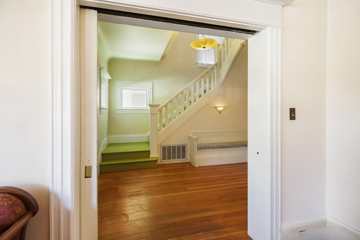 Detail Gallery Image 9 of 58 For 2322 I St, Sacramento,  CA 95816 - 4 Beds | 2 Baths