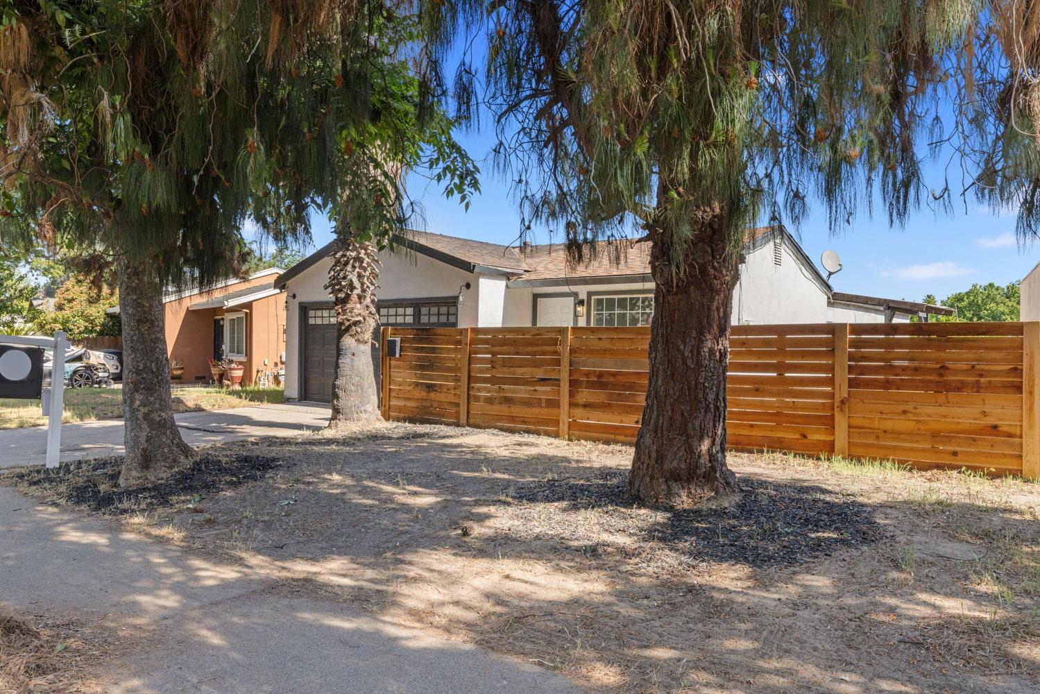 Chrysler Drive, Modesto, California image 3