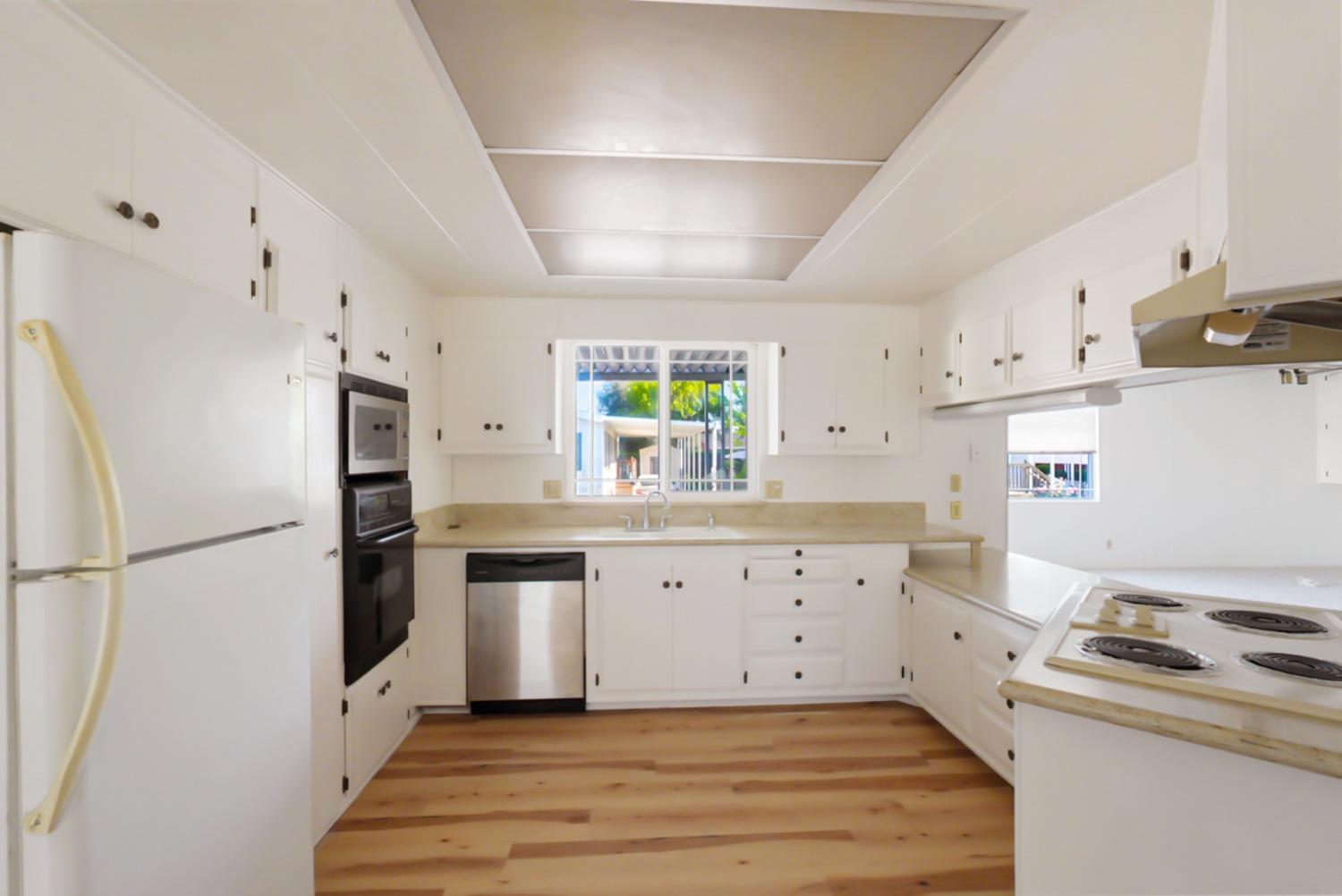 Detail Gallery Image 14 of 31 For 3936 Maui Ter, Modesto,  CA 95355 - 2 Beds | 2 Baths