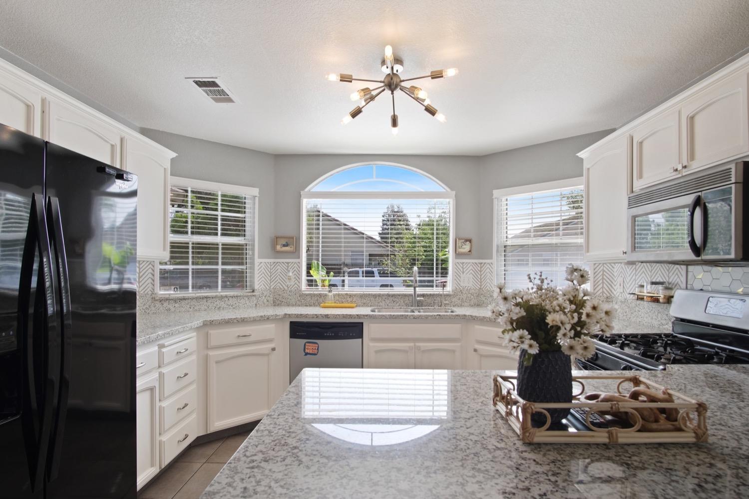 Zina Lane, Turlock, California image 3
