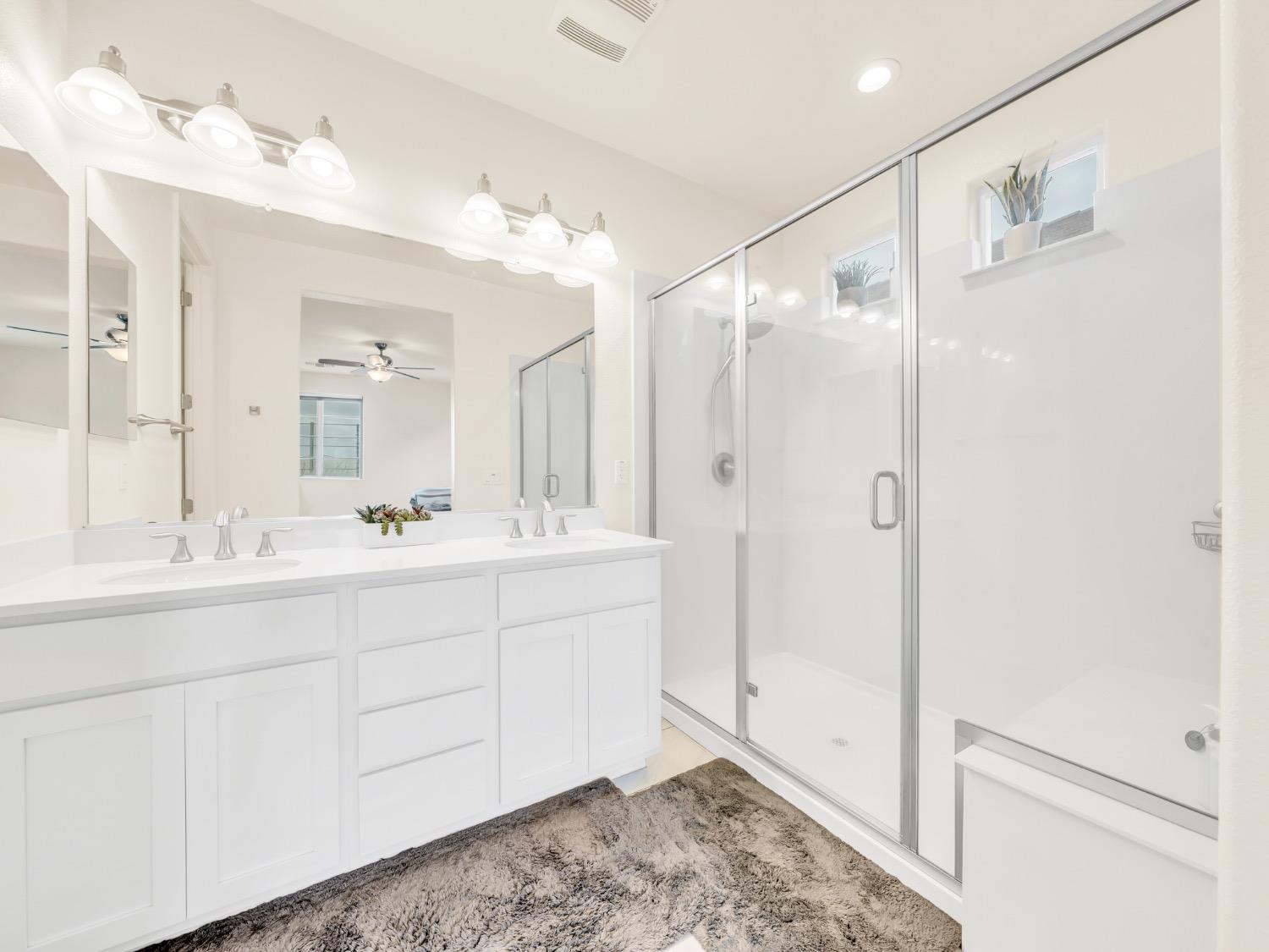 Hovnanian Drive, Sacramento, California image 27