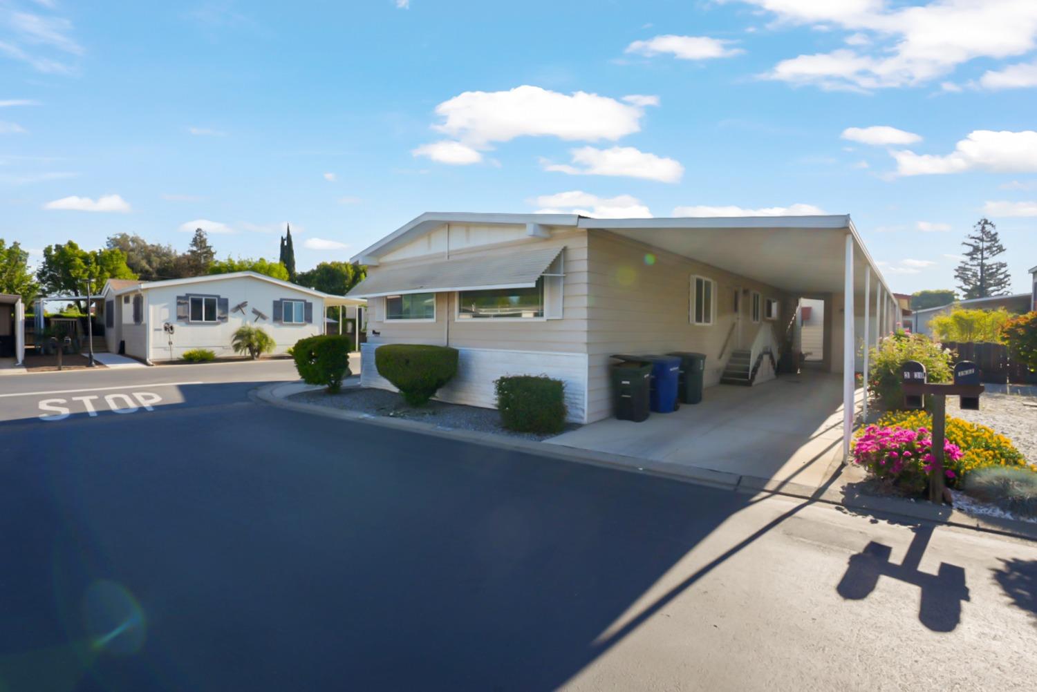 Detail Gallery Image 2 of 31 For 3936 Maui Ter, Modesto,  CA 95355 - 2 Beds | 2 Baths